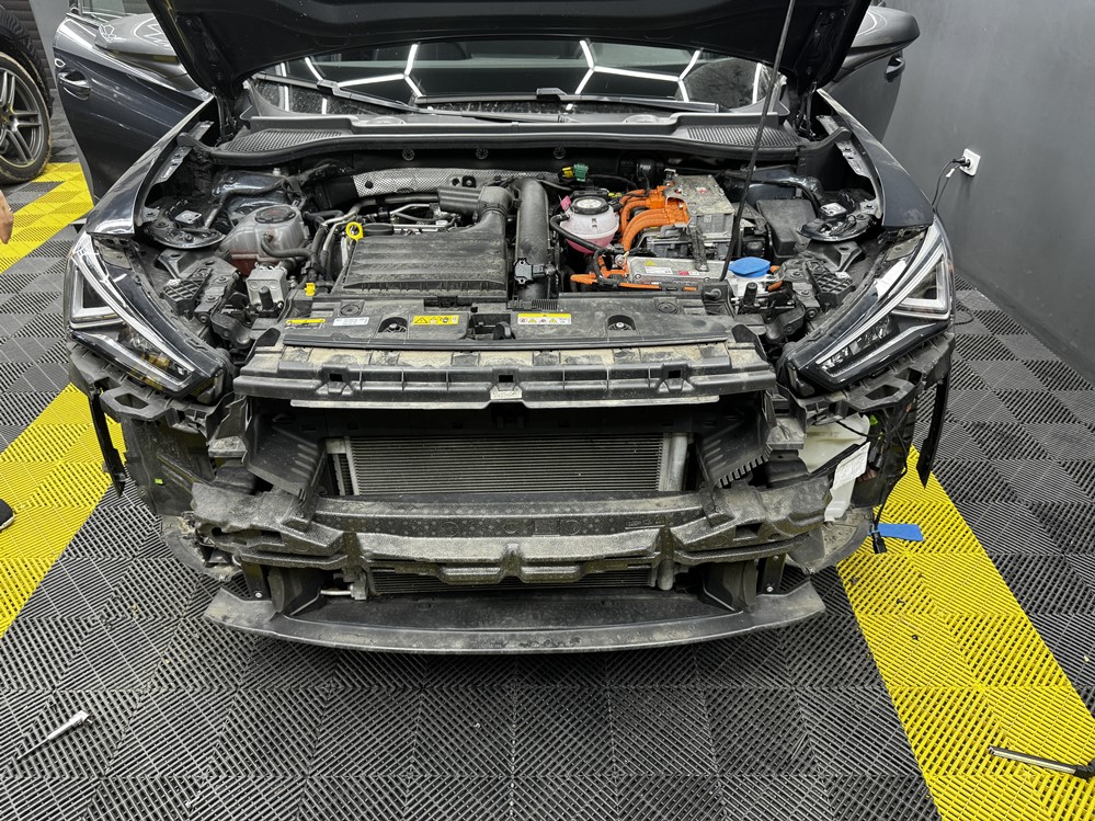 Montare 5 - Instalare Senzori Parcare Fata Cupra Formentor 2023 Originali Bucuresti Sector 1 2 3 4 5 6 Ilfov