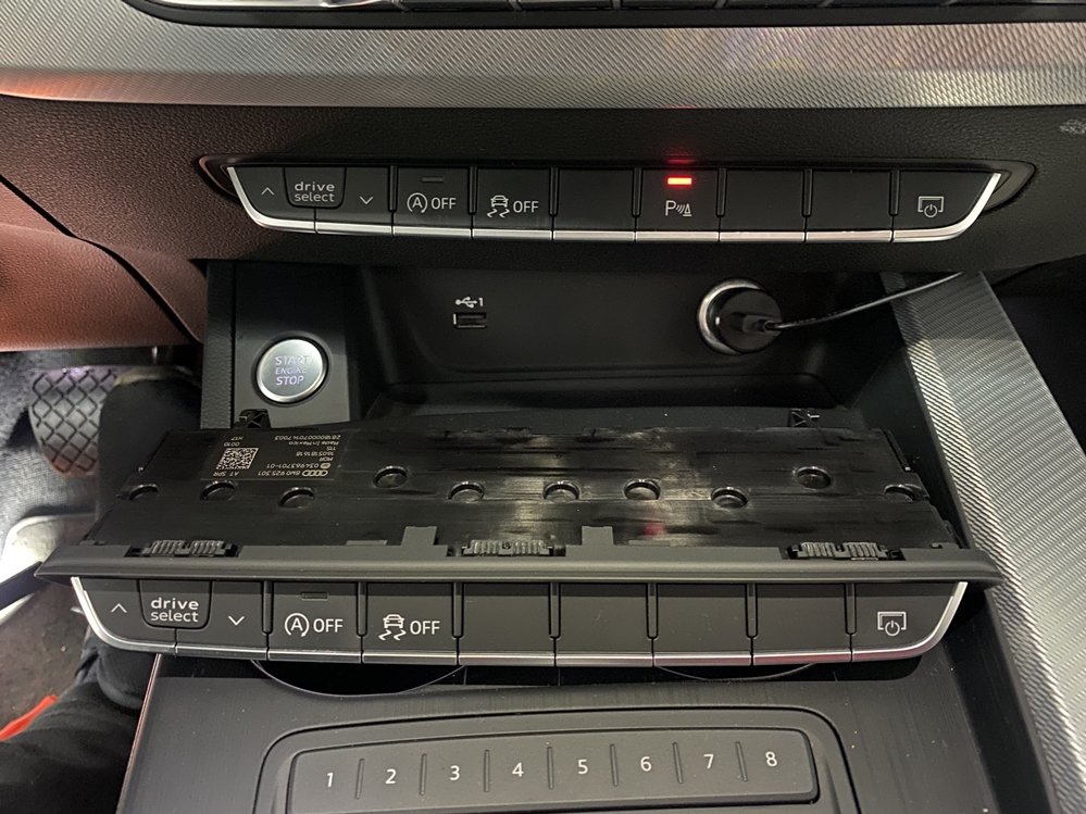 Montare 10 - Audi A4 B9 2019 Senzori Parcare Fata Camera Spate Marsarier Highline Originala