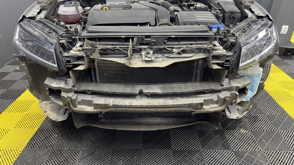 Montare 5 - Instalare Senzori Parcare Fata Skoda Superb 3 2020 Originali Bucuresti Sector 1 2 3 4 5 6 Ilfov