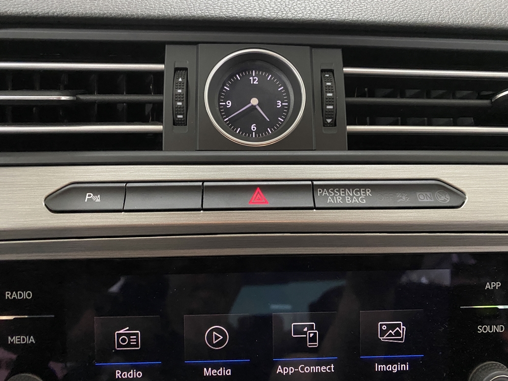 Montare 8 - VW Passat B8 2017 Instalare Senzori Parcare Fata Spate Camera Spate Marsarier OEM