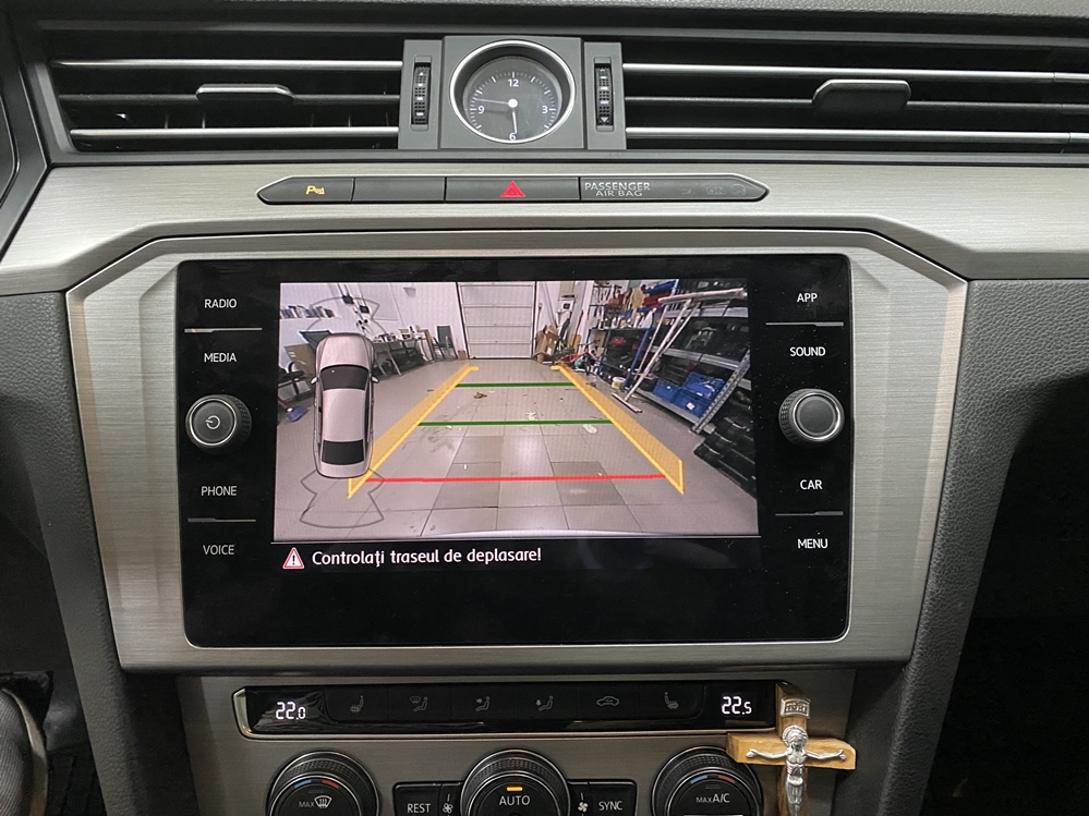 Montare 9 - VW Passat B8 2017 Instalare Senzori Parcare Fata Spate Camera Spate Marsarier OEM
