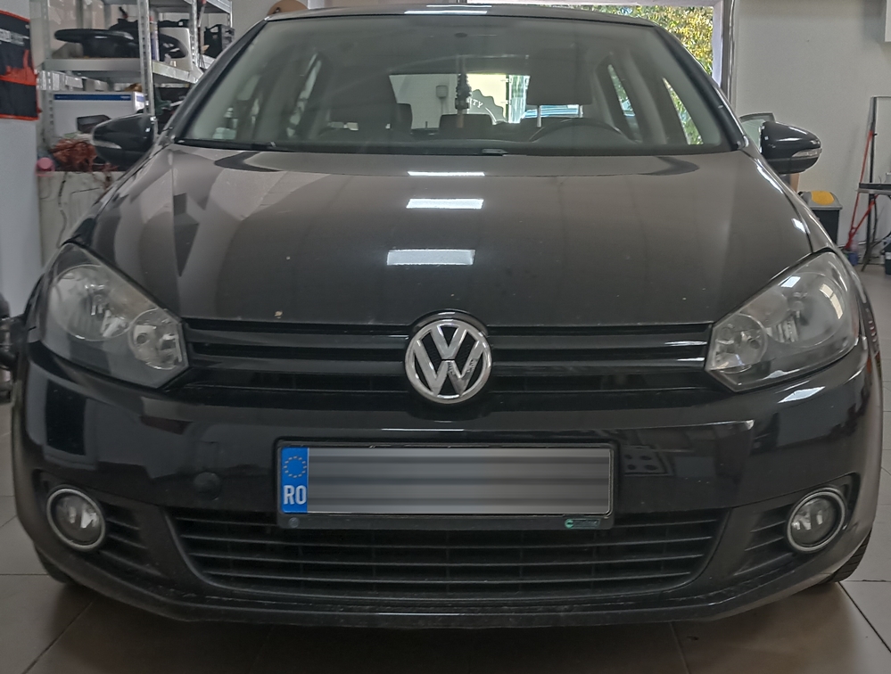 Montare 3 - Montaj Senzori Parcare Fata Spate VW Golf 6 VI 2011 Originali