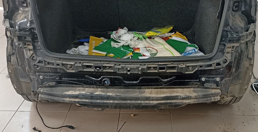 Montare 7 - Montaj Senzori Parcare Fata Spate VW Golf 6 VI 2011 Originali