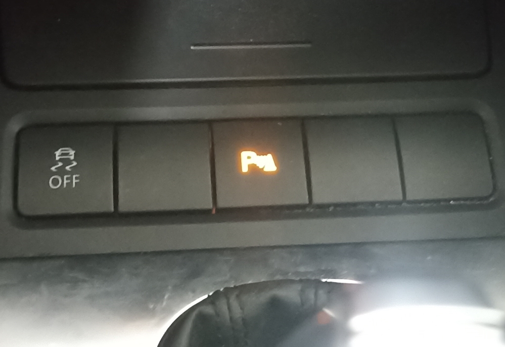 Montare 10 - Montaj Senzori Parcare Fata Spate VW Golf 6 VI 2011 Originali