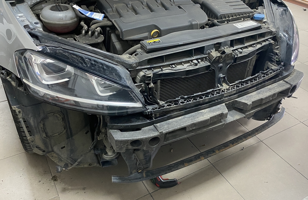 Activare 4 - Montaj Instalare Senzori Parcare Fata Spate Originali OEM VW Golf 7 VII 2018 Montare 4 - Montaj Instalare Senzori Parcare Fata Spate Originali OEM VW Golf 7 VII 2018