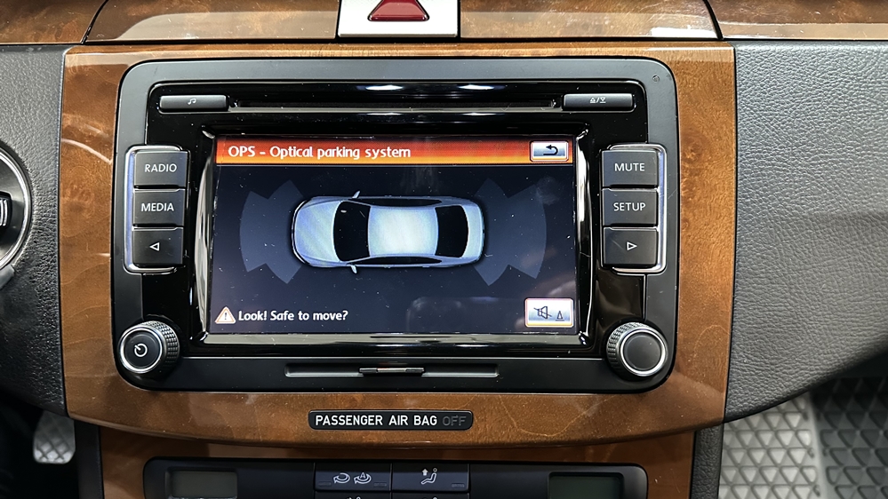 Montare 14 - VW Passat B6 2009 Instalare Senzori Parcare Fata Spate Pilot Automat Tempomat Comenzi Volan