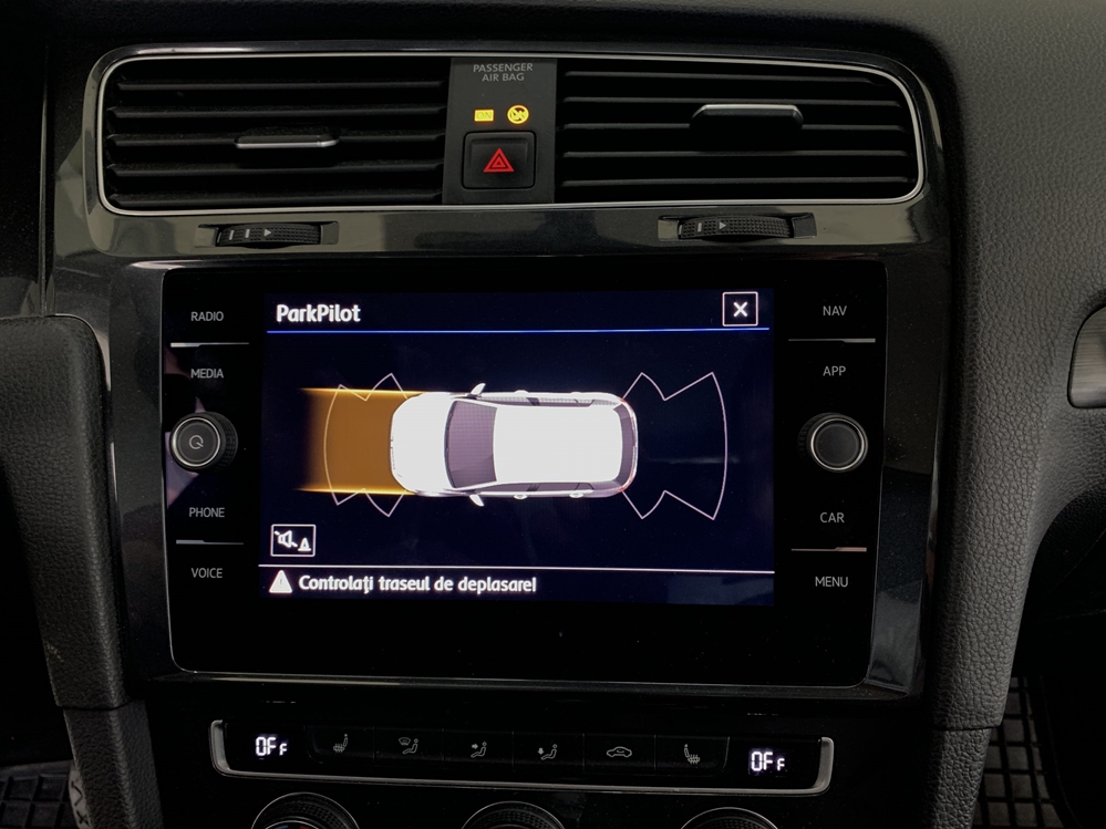 Montare 10 - Montaj Instalare Senzori Parcare Fata Spate VW Golf 7 e-Golf Electric 2019