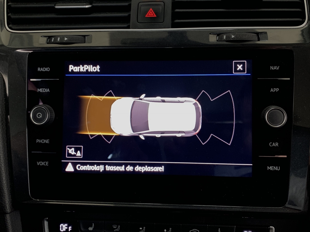 Montare 15 - Montaj Instalare Senzori Parcare Fata Spate VW Golf 7 e-Golf Electric 2019