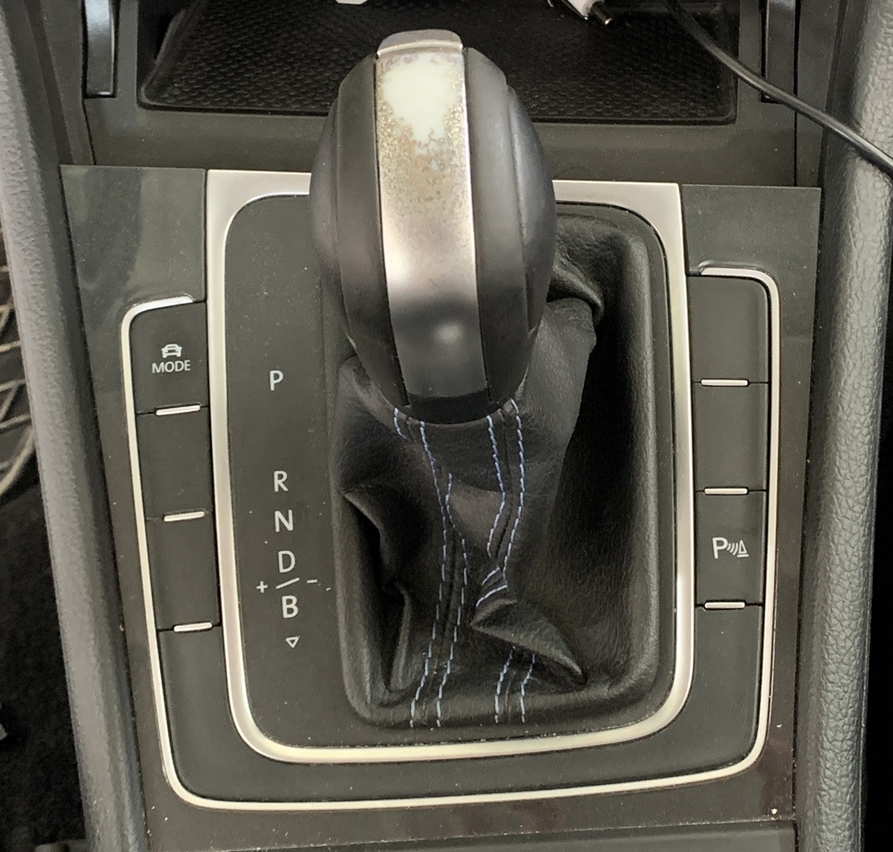 Montare 8 - Montaj Instalare Senzori Parcare Fata Spate VW Golf 7 e-Golf Electric 2019