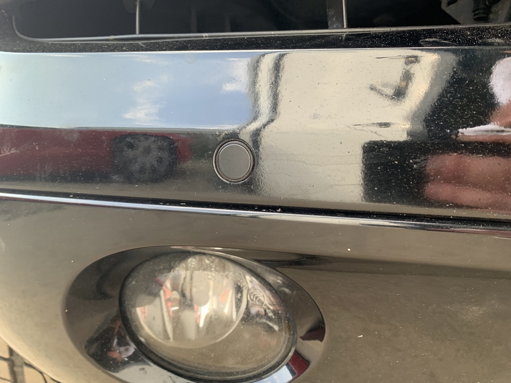 Activare 11 - Montaj Senzori Parcare Fata Spate VW Touareg 7P 2014 Montare 11 - Montaj Senzori Parcare Fata Spate VW Touareg 7P 2014