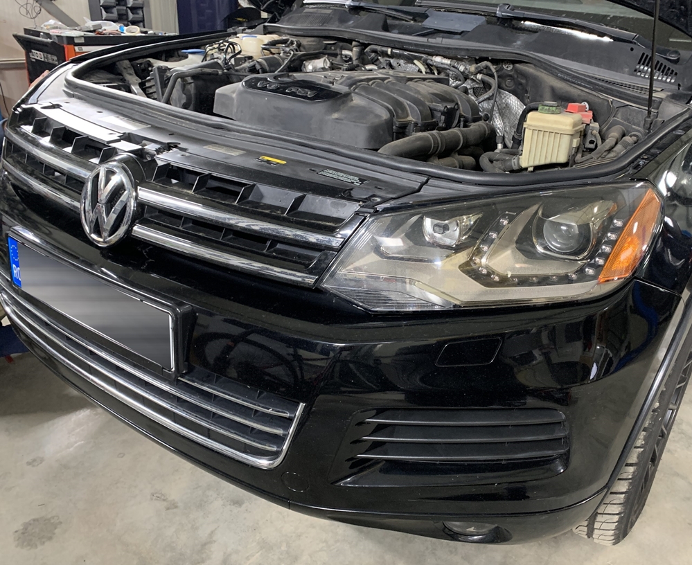 Activare 5 - Montaj Senzori Parcare Fata Spate VW Touareg 7P 2014 Montare 5 - Montaj Senzori Parcare Fata Spate VW Touareg 7P 2014