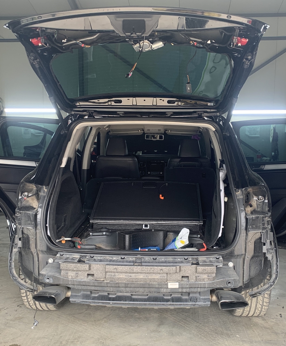 Activare 8 - Montaj Senzori Parcare Fata Spate VW Touareg 7P 2014 Montare 8 - Montaj Senzori Parcare Fata Spate VW Touareg 7P 2014
