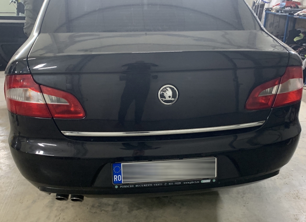Montare 2 - Montaj Senzori Parcare Spate Originali Skoda Superb 2 II 2012