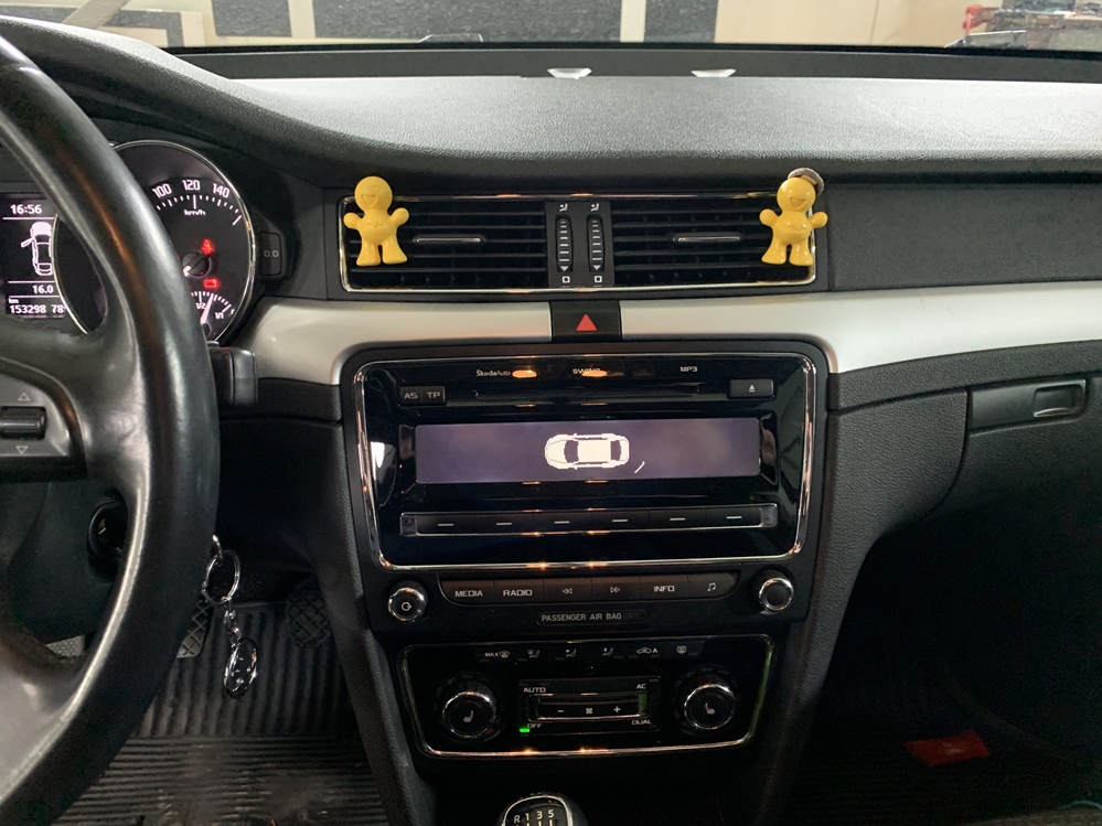 Montare 11 - Montaj Senzori Parcare Spate Originali Skoda Superb 2 II 2012