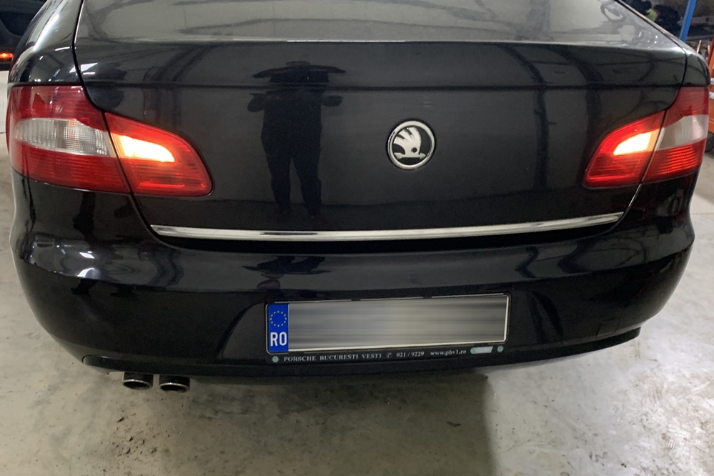 Montare 6 - Montaj Senzori Parcare Spate Originali Skoda Superb 2 II 2012