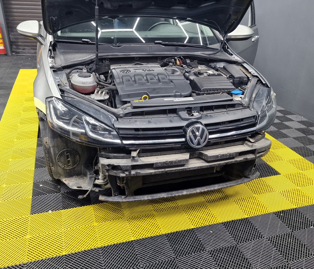 Montare 5 - Instalare Senzori Parcare VW Golf 7 Fata si Spate Originali Cu Afisare Pe Unitatea Multimedia