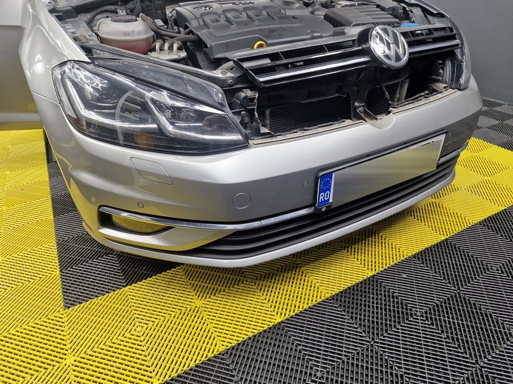 Montare 6 - Instalare Senzori Parcare VW Golf 7 Fata si Spate Originali Cu Afisare Pe Unitatea Multimedia