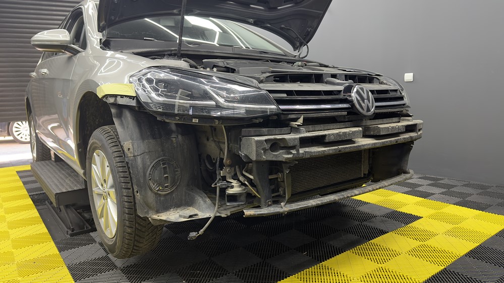 Montare 8 - Instalare Senzori Parcare VW Golf 7 Fata si Spate Originali Cu Afisare Pe Unitatea Multimedia