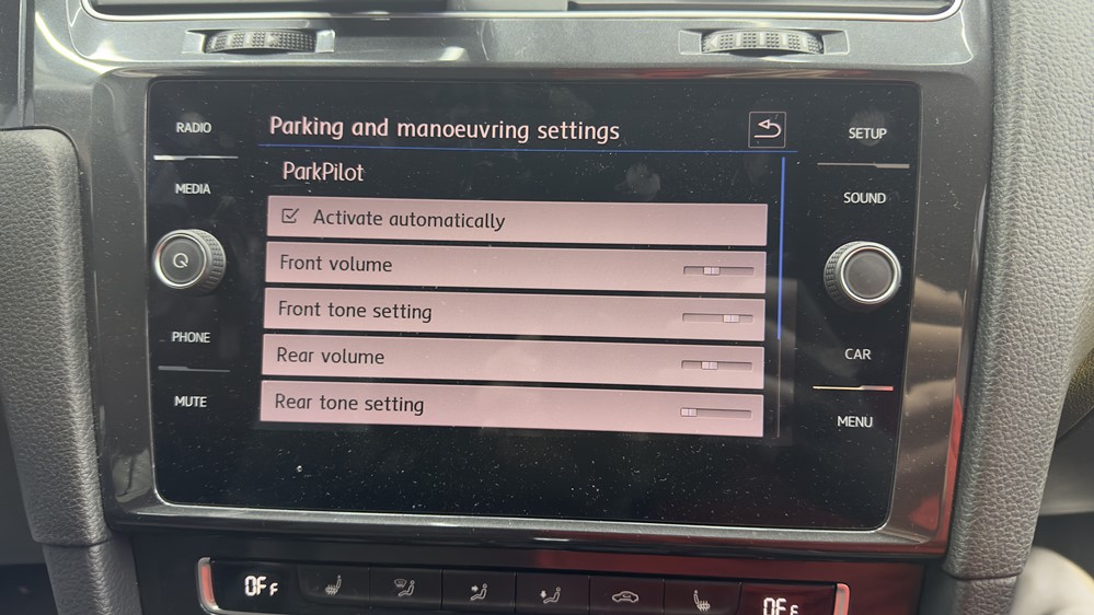 Montare 14 - Instalare Senzori Parcare VW Golf 7 Fata si Spate Originali Cu Afisare Pe Unitatea Multimedia