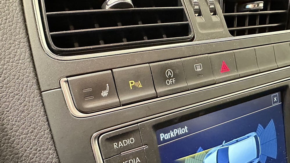 Montare 11 - Instalare Senzori Parcare VW Polo 6C 2016 Fata Spate Originali Bucuresti Sector 1 2 3 4 5 6 Ilfov