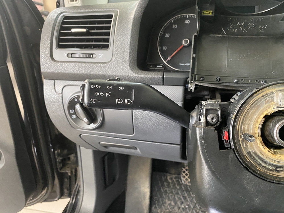 Montare 8 - Instalare Tempomat VW Golf 5 2007 Pilot Automat Cruise Control VW Golf