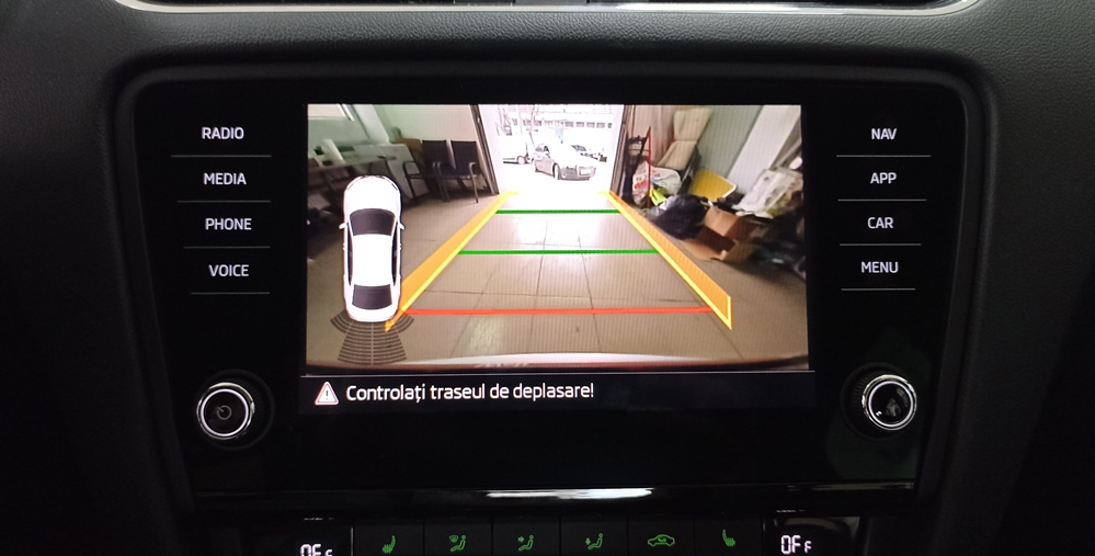 Montare 18 - Skoda Octavia 3 2015 Instalare Unitate Display MIB 2 Camera Spate Marsarier Apple Carplay Android Auto