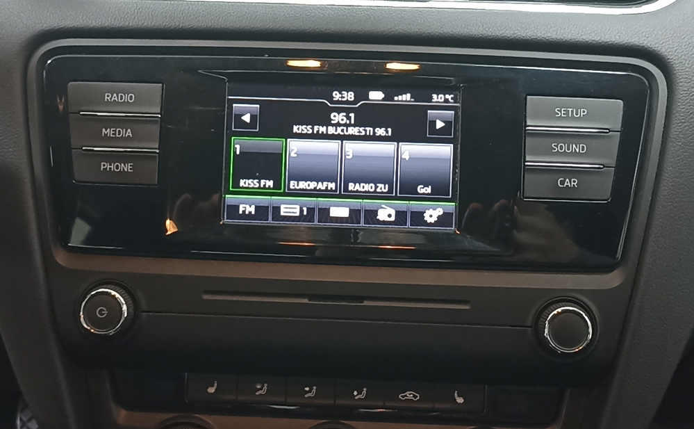 Montare 2 - Skoda Octavia 3 2015 Instalare Unitate Display MIB 2 Camera Spate Marsarier Apple Carplay Android Auto