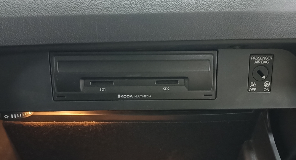 Montare 11 - Skoda Octavia 3 2015 Instalare Unitate Display MIB 2 Camera Spate Marsarier Apple Carplay Android Auto