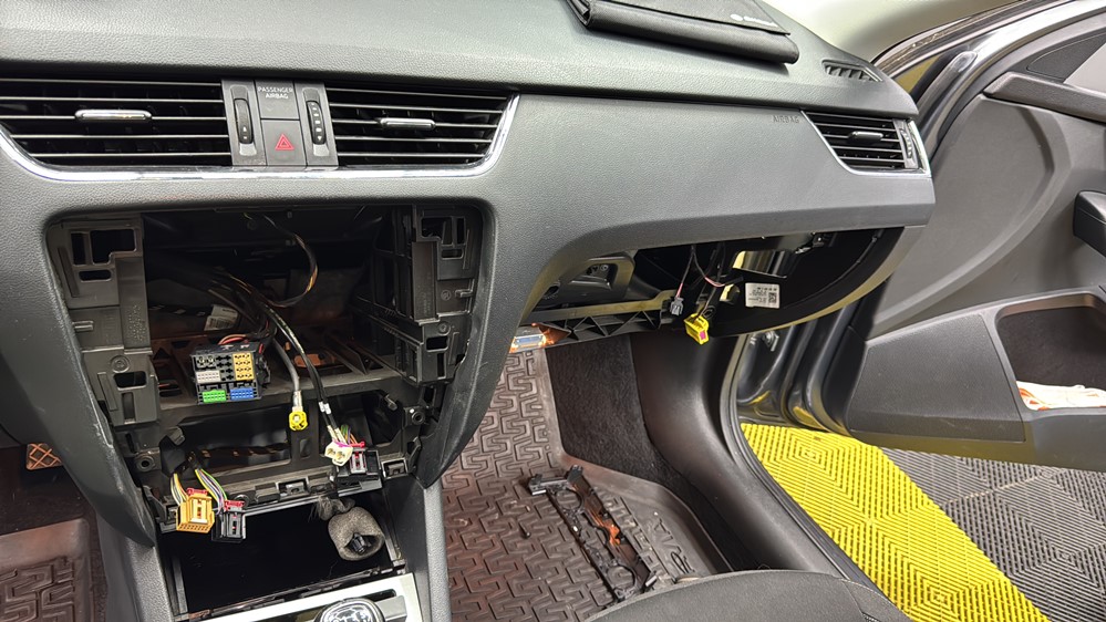 Activare 5 - Instalare Unitate MIB2 APP Connect Android Auto Apple Carplay Skoda Octavia 3 Facelift 2018 Montare 5 - Instalare Unitate MIB2 APP Connect Android Auto Apple Carplay Skoda Octavia 3 Facelift 2018