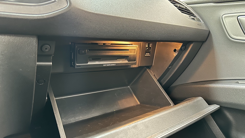 Montare 9 - Seat Leon 5F 2015 Instalare Unitate Multimedia Navigatie MIB 2 Port USB Apple Carplay Android Auto