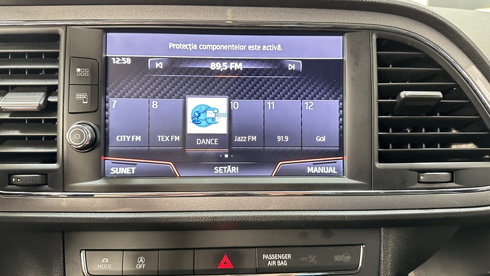 Montare 10 - Seat Leon 5F 2015 Instalare Unitate Multimedia Navigatie MIB 2 Port USB Apple Carplay Android Auto