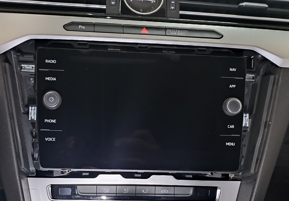 Montare 8 - VW Passat B8 2017 Instalare Unitate Navigatie MIB 2 Apple Carplay Android Auto APP Connect 
