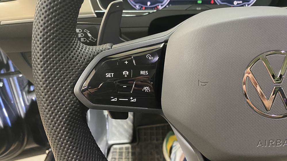 Montare 8 - VW Passat B8 2017 Instalare Volan R model Nou 2020 Comenzi Touch