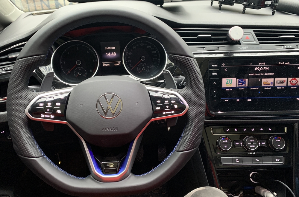 Montare 5 - VW Touran 5T 2016 Instalare Volan VW Golf 8 Cu Comenzi Touch Si Clima Climatronic