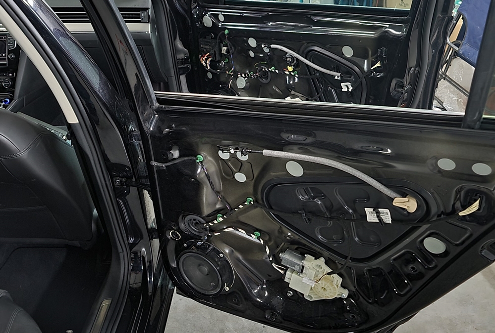 Activare 6 - VW Passat B8 2017 Instalare Keyless Entry Camera Spate Portbagaj Electric Montare 6 - VW Passat B8 2017 Instalare Keyless Entry Camera Spate Portbagaj Electric