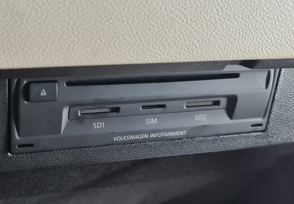 Montare 6 - VW Passat B8 2018 Montaj Unitate+Display Navigatie MIB2 8 Inch+Camera Spate Marsarier Highline Originala