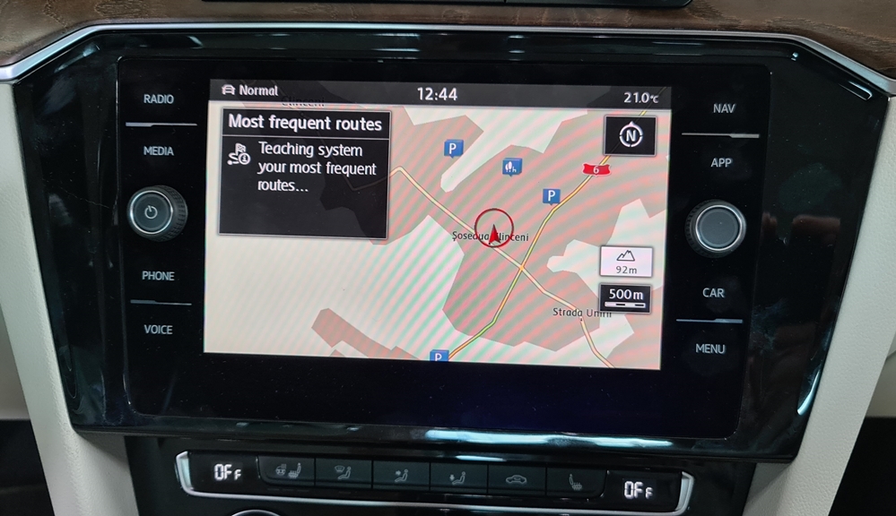 Montare 10 - VW Passat B8 2018 Montaj Unitate+Display Navigatie MIB2 8 Inch+Camera Spate Marsarier Highline Originala