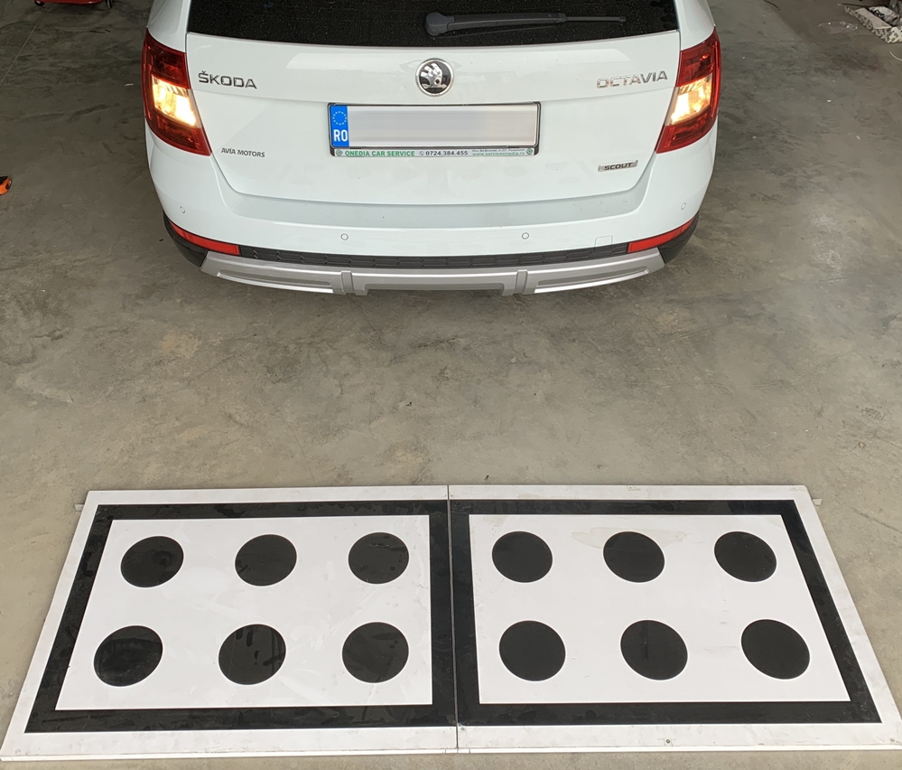 Montare 13 - Instalare Navigatie MIB 2.5 Display 9 Inch Senzori Parcare Fata Skoda Octavia 3 Scout 2017 Camera Spate Marsarier