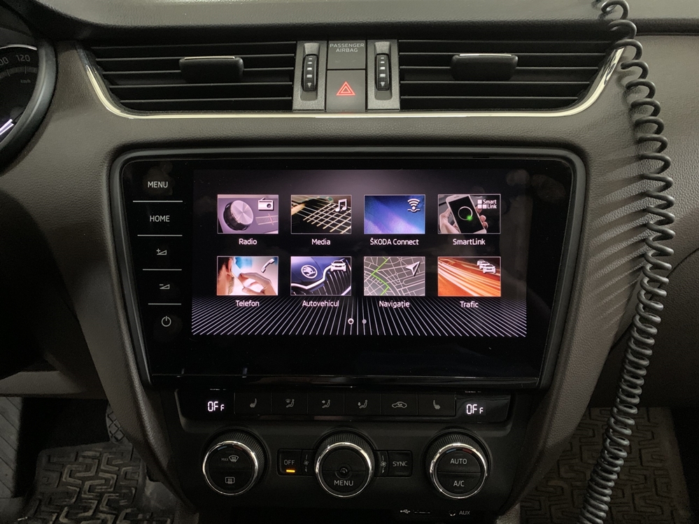 Montare 14 - Instalare Navigatie MIB 2.5 Display 9 Inch Senzori Parcare Fata Skoda Octavia 3 Scout 2017 Camera Spate Marsarier