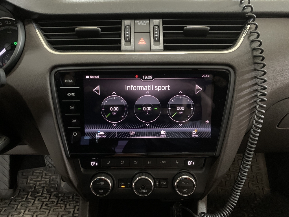 Montare 16 - Instalare Navigatie MIB 2.5 Display 9 Inch Senzori Parcare Fata Skoda Octavia 3 Scout 2017 Camera Spate Marsarier