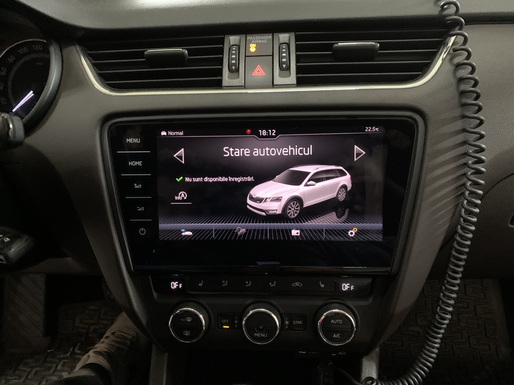 Montare 18 - Instalare Navigatie MIB 2.5 Display 9 Inch Senzori Parcare Fata Skoda Octavia 3 Scout 2017 Camera Spate Marsarier