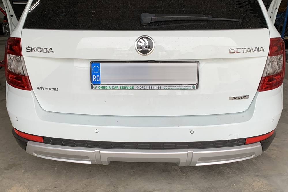 Montare 19 - Instalare Navigatie MIB 2.5 Display 9 Inch Senzori Parcare Fata Skoda Octavia 3 Scout 2017 Camera Spate Marsarier