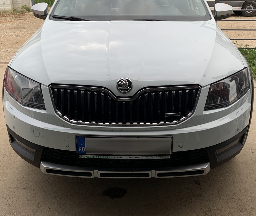 Montare 20 - Instalare Navigatie MIB 2.5 Display 9 Inch Senzori Parcare Fata Skoda Octavia 3 Scout 2017 Camera Spate Marsarier