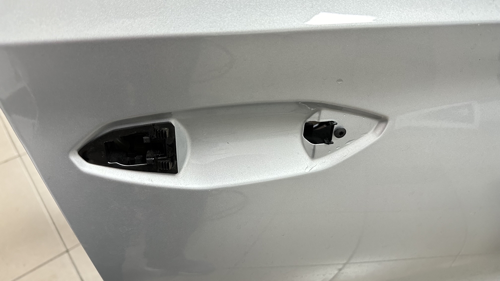 Montare 5 - Skoda Enyaq 2023 Montaj Kit Keyless Entry Fata - Spate Manere Usi Fata Spate Keyless Entry