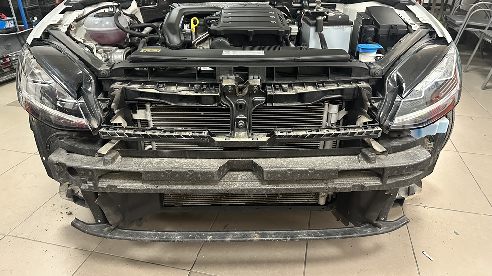 Activare 4 - VW Golf 7 VII 2018 Montaj Instalare Senzori Parcare Fata Spate Originali Montare 4 - VW Golf 7 VII 2018 Montaj Instalare Senzori Parcare Fata Spate Originali