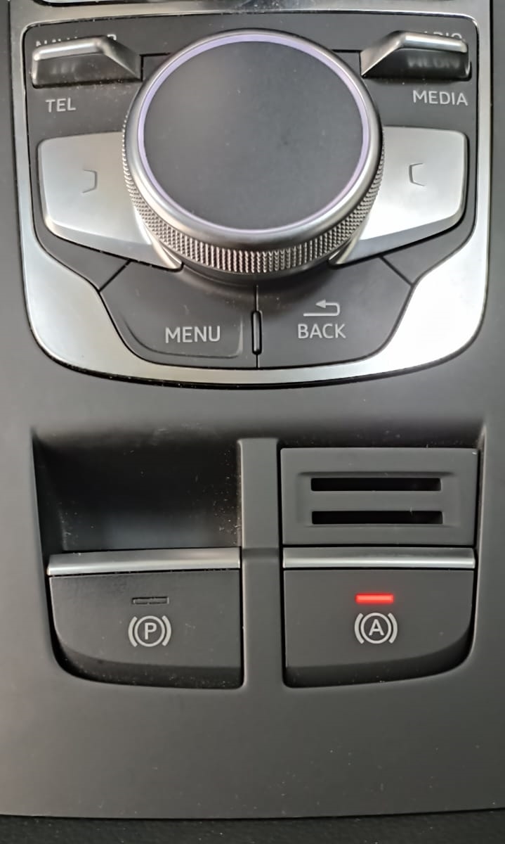 Activare 6 - Instalare Navigatie MHI Audi A3 8V Auto Hold Camera Spate Marsarier Android Auto Apple Carplay Montare 6 - Instalare Navigatie MHI Audi A3 8V Auto Hold Camera Spate Marsarier Android Auto Apple Carplay