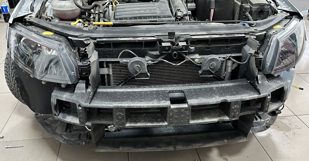 Montare 3 - Skoda Octavia 3 2016 Instalare Senzori Parcare Fata Originali Camera Spate Marsarier OEM