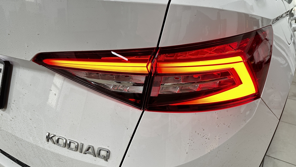 Montare 2 - Skoda Kodiaq 2017 Instalare Stopuri / Triple LED Originale