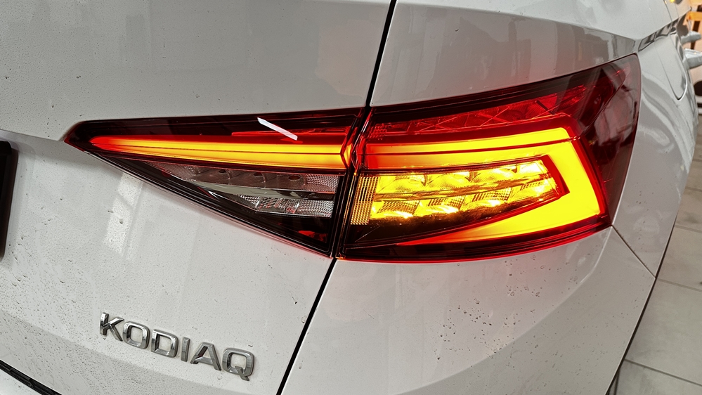 Montare 3 - Skoda Kodiaq 2017 Instalare Stopuri / Triple LED Originale