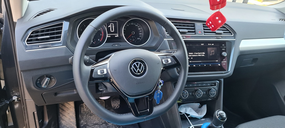 Montare 7 - VW Tiguan AD1 2021 Instalare Comenzi Volan / Volan De Piele Multifunctional